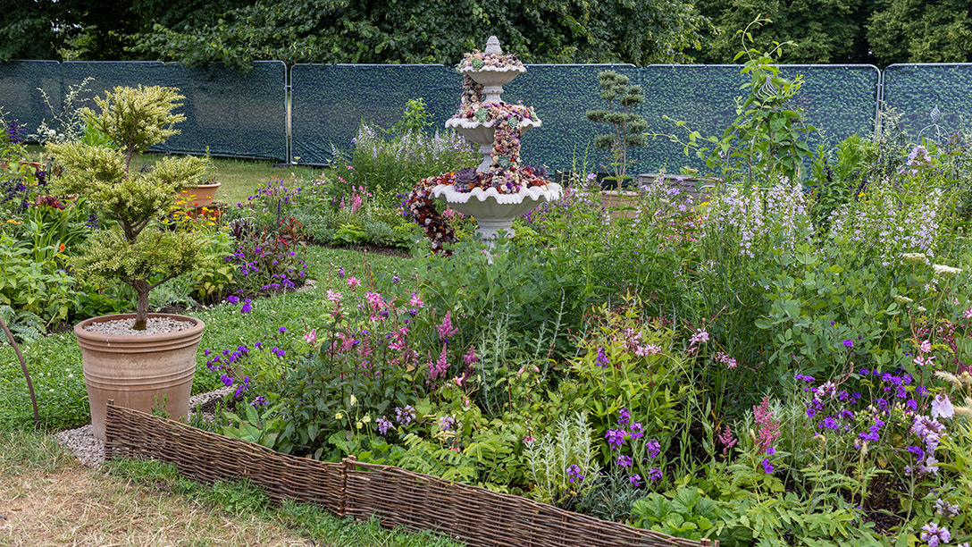 Formal Gardening for Wildlife